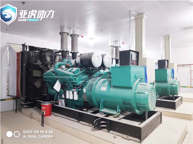 2臺800KW重慶康明斯柴油發(fā)電機組勁拓科技中心