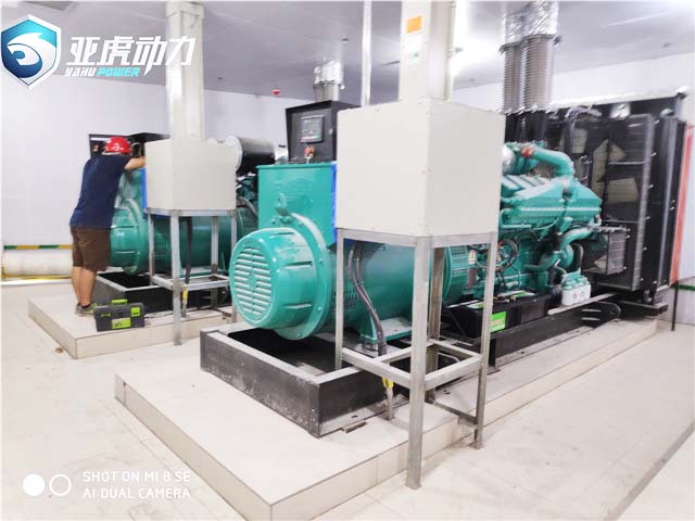 800KW康明斯發(fā)電機(jī)